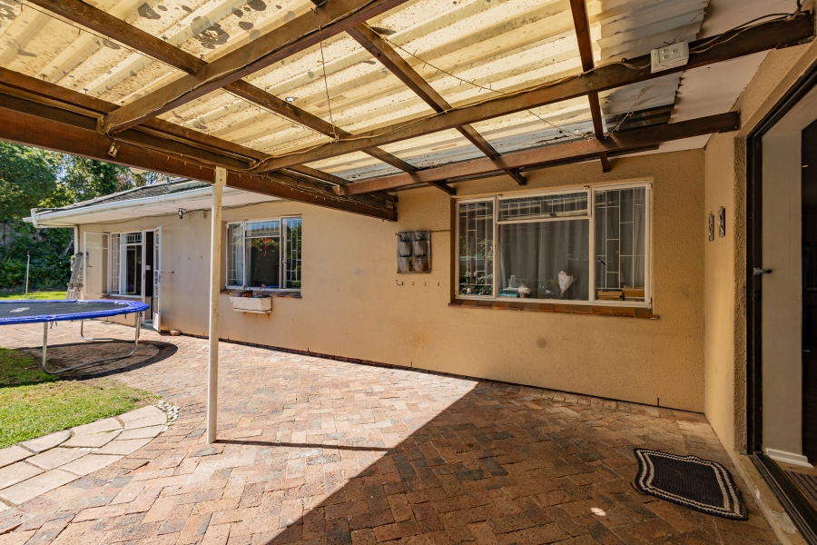 4 Bedroom Property for Sale in Kenridge Western Cape